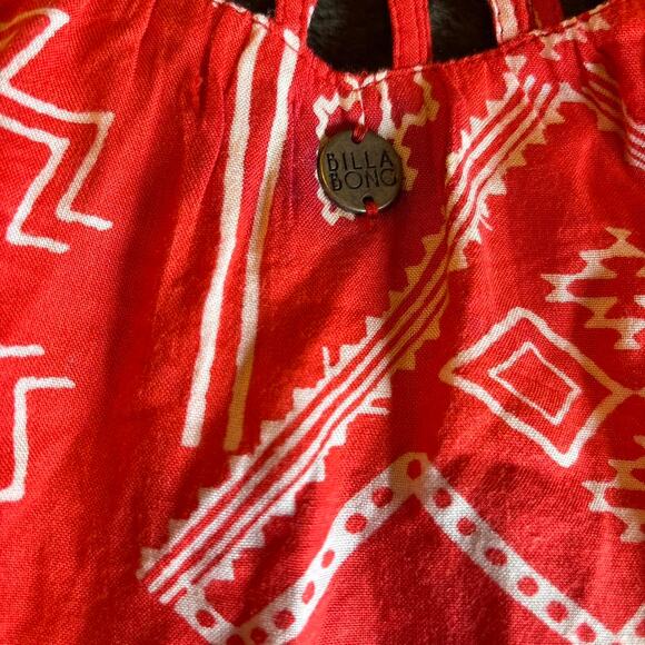 Red and white rayon billabong top - Picture 3 of 5